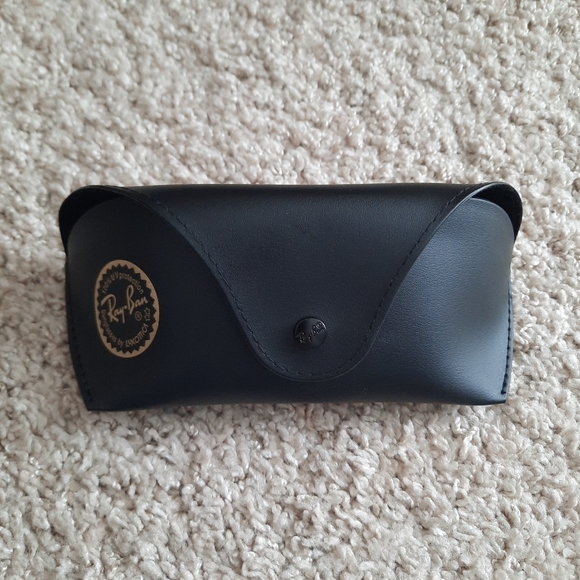 Ray-Ban Other - Ray-Ban black snap closure glasses/sunglasses case